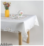 Obrus biały z białym haftem