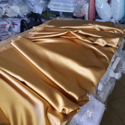 Złoty materiał zasłonowy.jpg