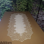 Bieżnik ze złotym zdobieniem