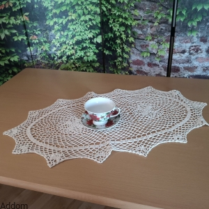 Bieżniki szydełkowe owalne
