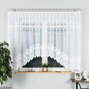 Firanki z pasowym wzorem kwiatowym