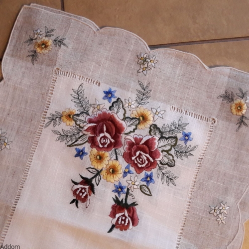 bieżniki kolorowo haftowane w wkaity.jpg