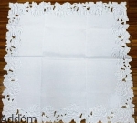 Obrusy z haftem srebrnym Richelieu 85x85