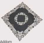 Popielaty obrus w srebrne kwiaty