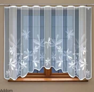 Nowoczesne firanki w kwiaty