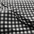 czarno-bialy-material-w-kratke.jpeg