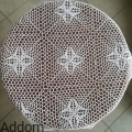 bezowy-obrus-dziergany-o-ksztalcie-kola.jpg