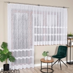 Firanki z gęstym tłem o prostym wykończeniu