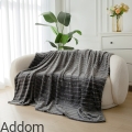 Ekskluzywne koce do stosowania jako narzuty grafitowe.jpg