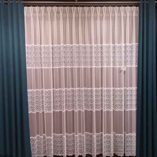 Firany haftowane z trzema rzędami gipiury.jpg