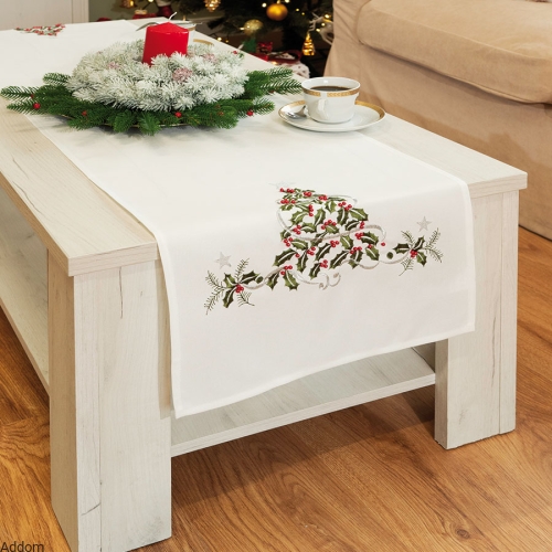 Bieżnik z haftem zimowym na święta.jpeg