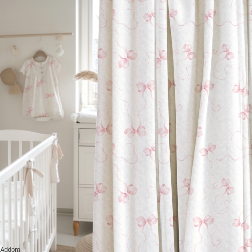 Tkaniny zasłonowe z wzorami dla dzieci różowe.jpeg