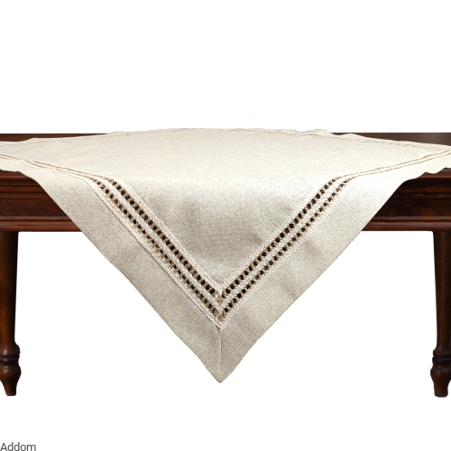 Obrus z haftowanymi wstawkami.jpg