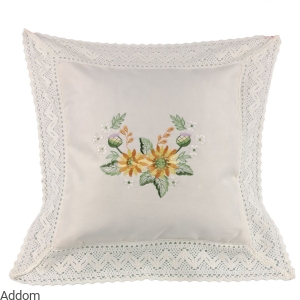 Poszewki haftowane z koronką