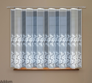 Firanki gotowe w kwiaty