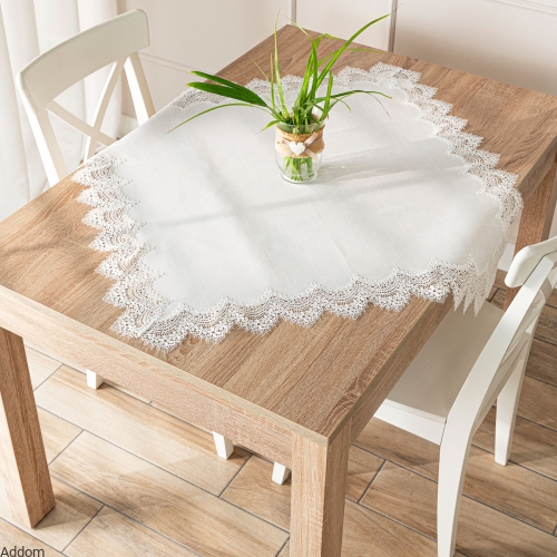 Obrus z fantazyjną gipiurą biały.jpeg