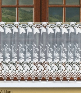 Lambrekin z wstawką koronkową