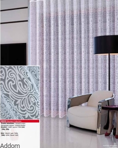 Firany żakardowe o gęstym wzorze