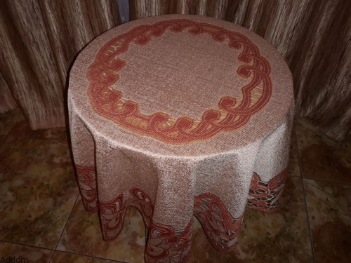 różowy obrusy okrągły.jpg