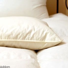 poduszka puchowa kremowa.jpg
