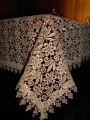 złoty obrus z gipiury.jpeg