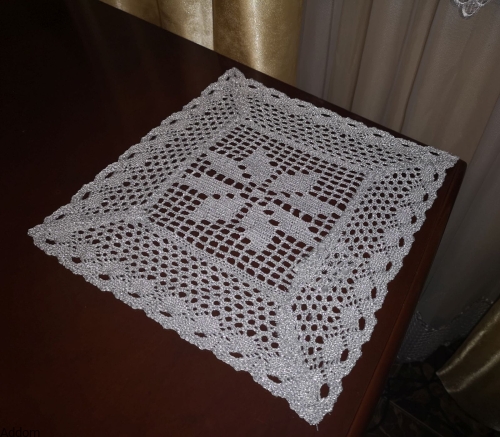 serwety szydełkowe ze srebrnej nici 40x40.jpeg