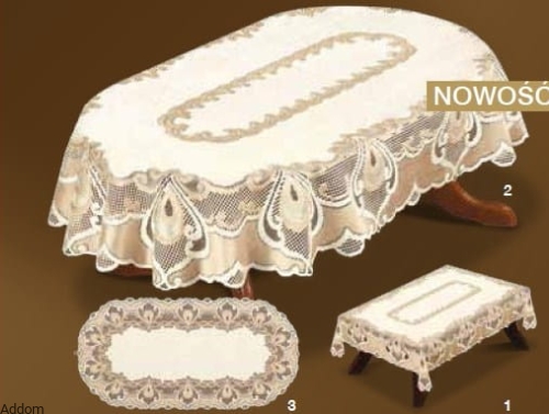 kremowy obrus owalny w złote wzory.jpeg