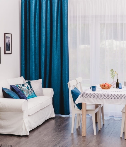 błyszczący materiał na zasłony.jpeg