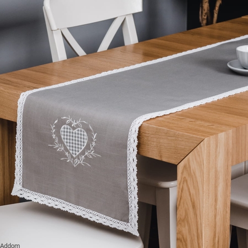 bieżniki haftowane serca.jpeg