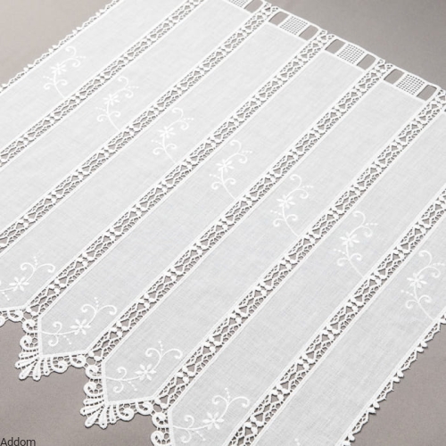 krótkie firany z haftem i gipiurą 70cm.jpeg