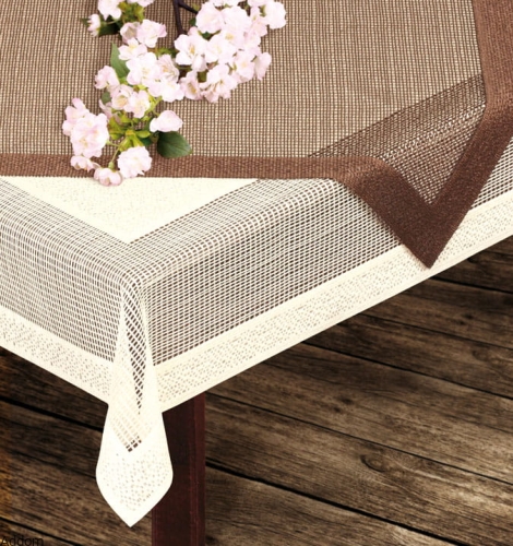 kremowy obrus z brązową nakładką.jpg