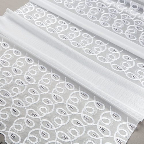 firany haftowane szerokim haftem.jpeg