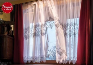 Firany stylowe z popielatym wzorem