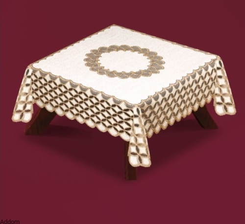 kwadratowy beżowy obrus żakardowy.jpeg